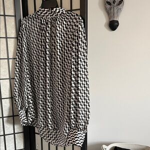 H&M Monochrome Patterned Top